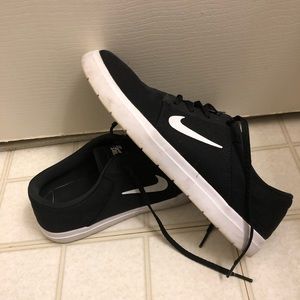 Black and white Nike SB shoes size 8